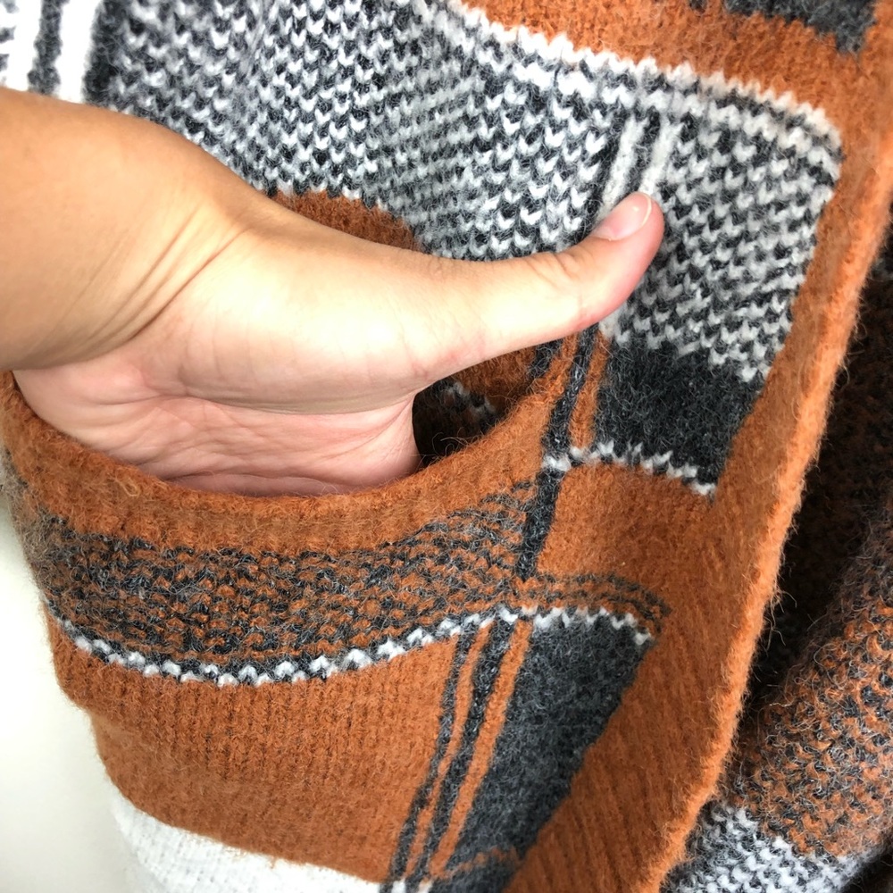 Re named Open Front Cardigan Color Block Sweater - Picture 6 of 8